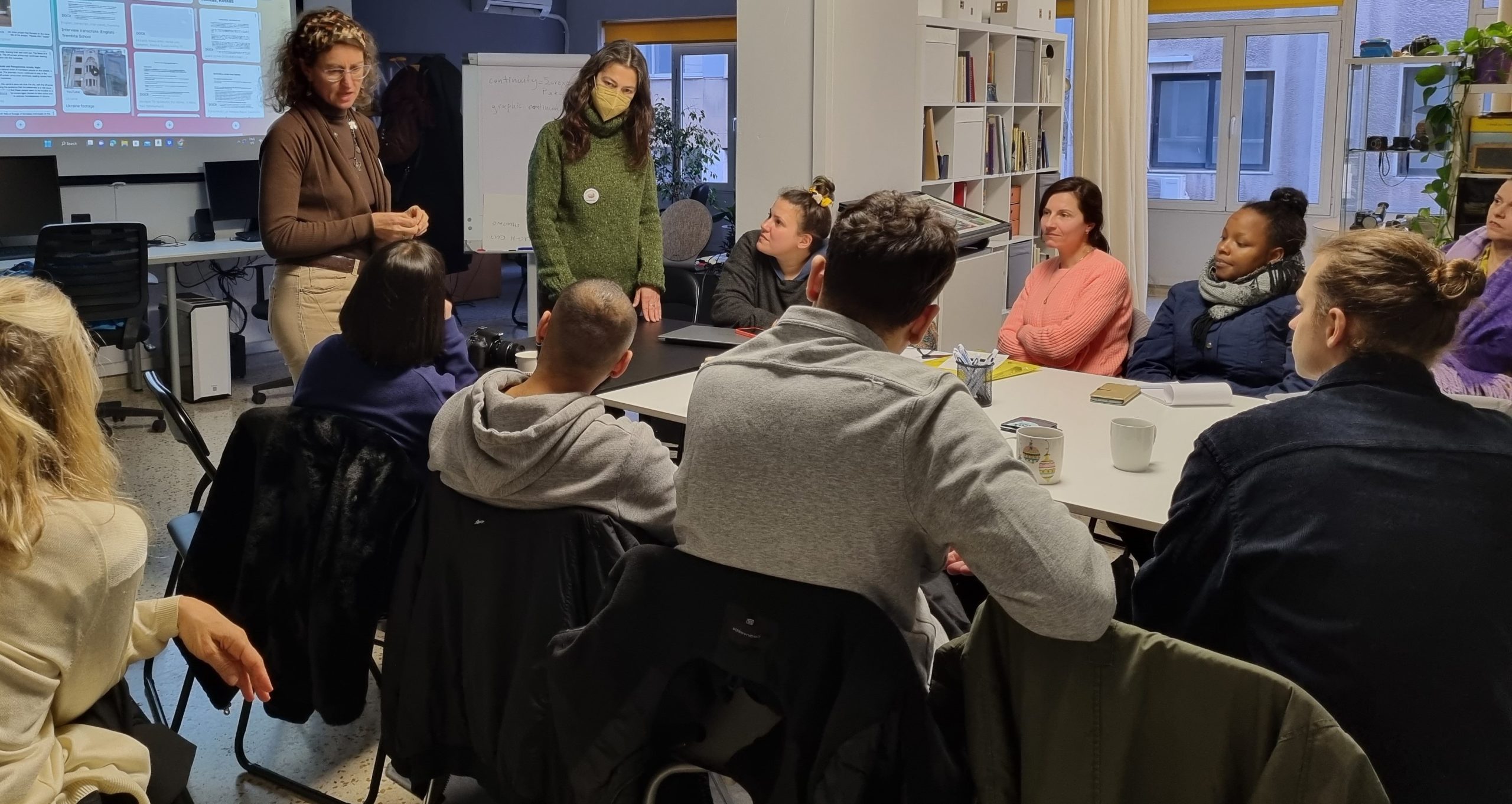 «The Lightkeepers»: Ένα κινηματογραφικό ταξίδι από τα βομβαρδισμένα σχολεία της Ουκρανίας μέχρι το ουκρανικό σχολείο Τρεμπίτα στην Αθήνα