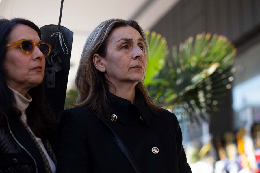 «Το δικό μου το παιδί δεν μπορεί να πάρει πτυχίο. Τις άφησε στη μέση ...»- Το ξέσπασμα της μητέρας του Άλκη Καμπανού στο δικαστήριο