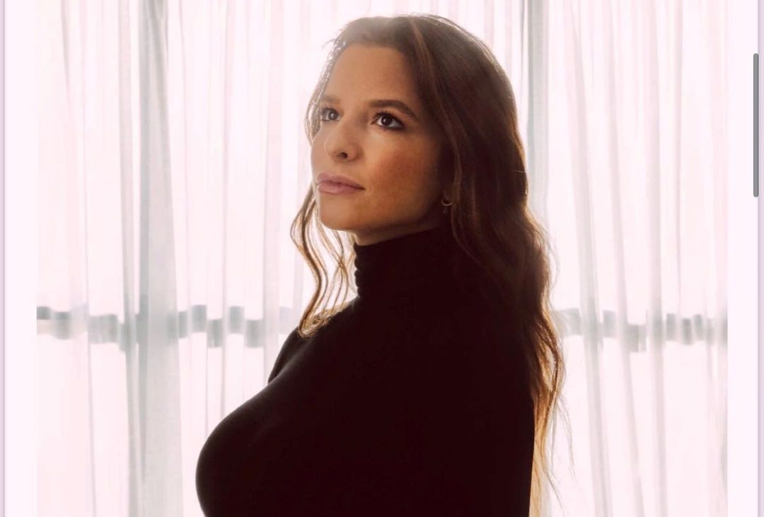 "Οι ζωές των παιδιών μας στο έλεος του κάθε τρελού": Το σημαντικό μήνυμα της Εριέττας Κούρκουλου και η νέα φωτογραφία με τον γιο της, Νίκο