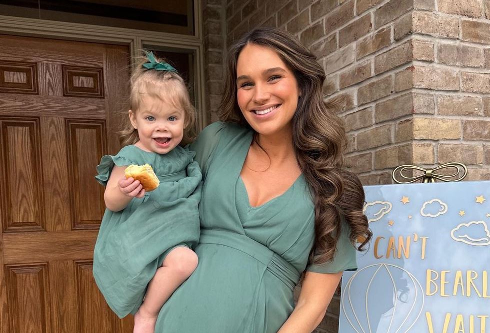 Abbie Herbert: Η πιο δημοφιλής μαμά του TikTok έδωσε την καλύτερη απάντηση στο "η ζωή τελειώνει μετά τα παιδιά"