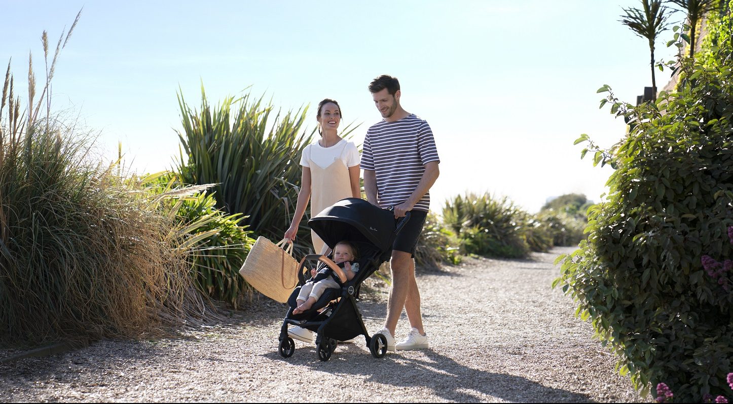 Διακοπές με το μωρό: Ανακάλυψα το ιδανικό καρότσι ταξιδιού που είναι άνετο και εξαιρετικά συμπαγές