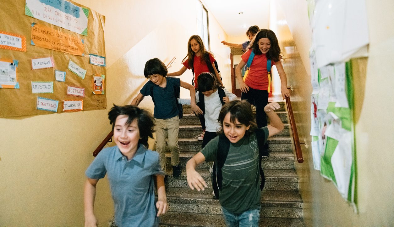 "Μαμά πότε τελειώνει το σχολείο;Βαρέθηκα!": Όταν τα παιδιά μετρούν αντίστροφα για τις καλοκαιρινές διακοπές