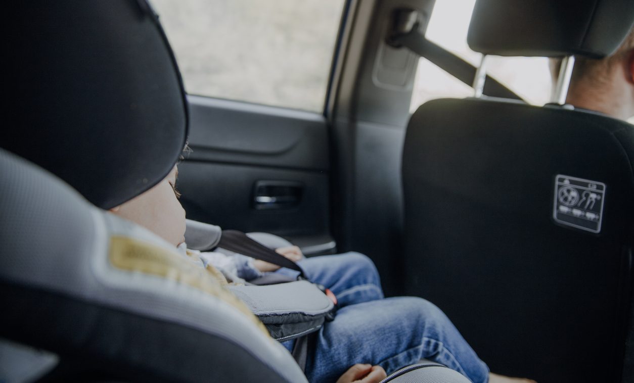 "Ο άντρας μου ξέχασε στο αυτοκίνητο το μωρό μας και πέθανε": Η τραγική ιστορία της οικογένειας Σιλτς και της μητέρας που έχασε τον 15 μηνών γιο της