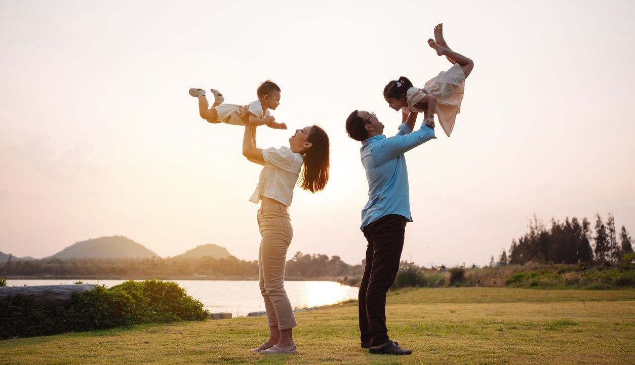 “Τα παιδιά σας δεν είναι δικά σας παιδιά”- Το υπέροχο ποίημα του Khalil Gibran που πρέπει να διαβάσουν όλοι οι γονείς