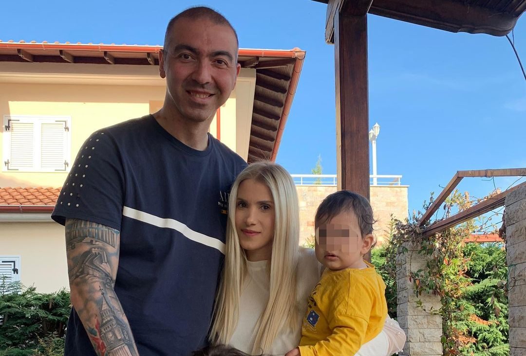 "Δύο χρόνια χωρίς το χαμόγελό σου, αλλά πάντα με το φως σου": Η συγκινητική ανάρτηση της Δώρας Τσαμπάζη για τον θάνατο του Αλέξανδρου Νικολαΐδη