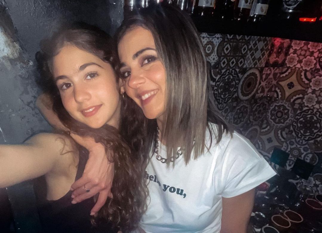 H Λυδία Παπαγιάννη πρωταγωνίστησε στην πρώτη της θεατρική παράσταση: Το βίντεο που μοιράστηκε η περήφανη μαμά της, Αγγελική Δαλιάνη