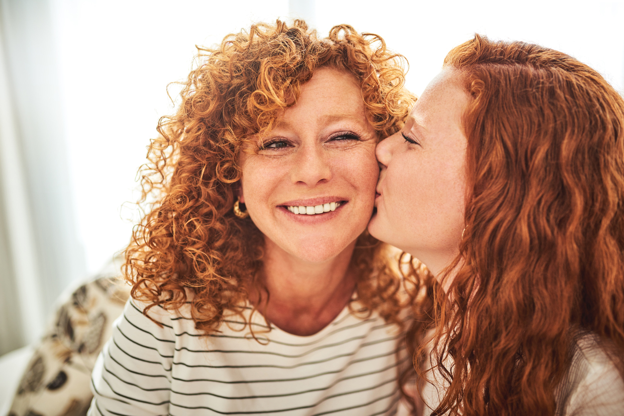 «Παιδί μου δεν μου χρωστάς τίποτα»: Ένας ψυχολόγος εξηγεί με απλά λόγια γιατί όλα τα παιδιά αξίζουν συναισθηματικά ώριμους γονείς