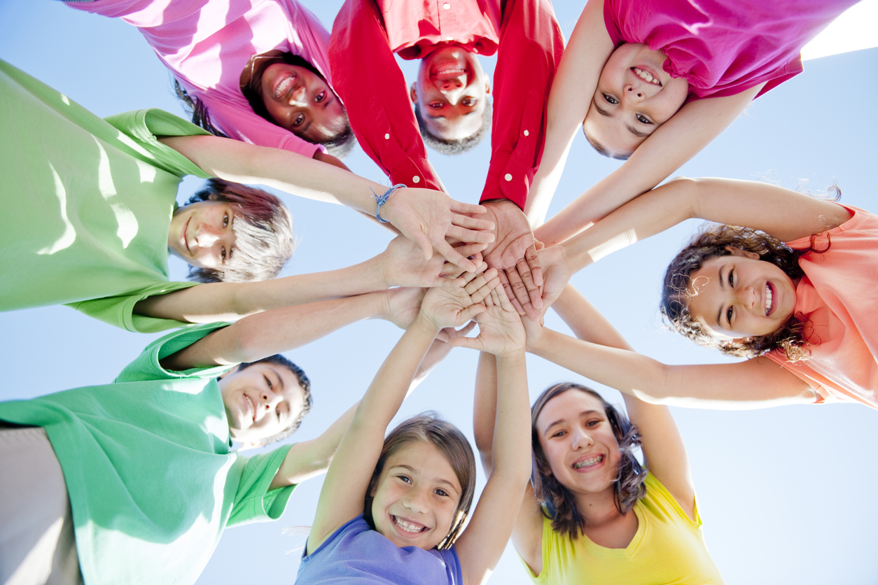 "Να πάει το παιδί μου κατασκήνωση; Πώς θα επιλέξω την κατάλληλη;": Τα οφέλη της κατασκηνωτικής εμπειρίας