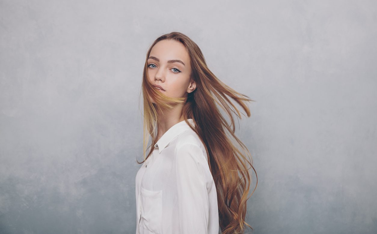 Σύνδρομο της Ραπουνζέλ: Τι είναι το σύνδρομο που αφορά κυρίως νέες γυναίκες