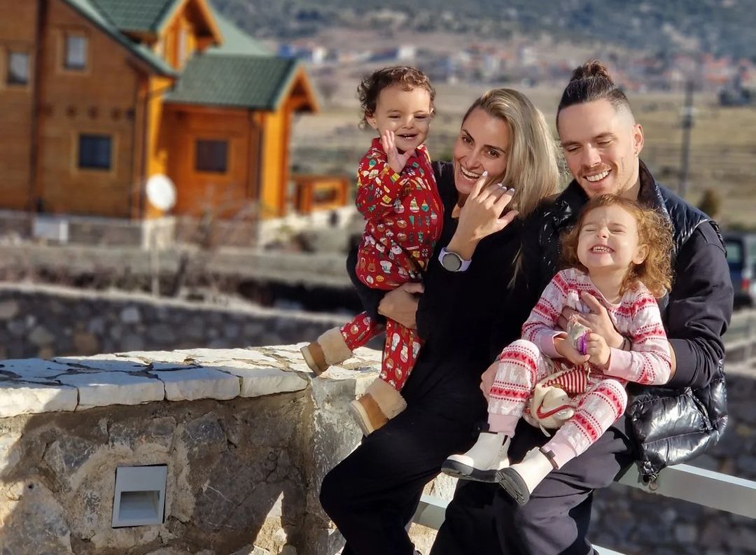 Σοφία και Λένια Πετρούνια: Οι κόρες του Λευτέρη Πετρούνια και της Βασιλικής Μιλλούση πήραν τα πρώτα τους μετάλλια στην ενόργανη γυμναστική