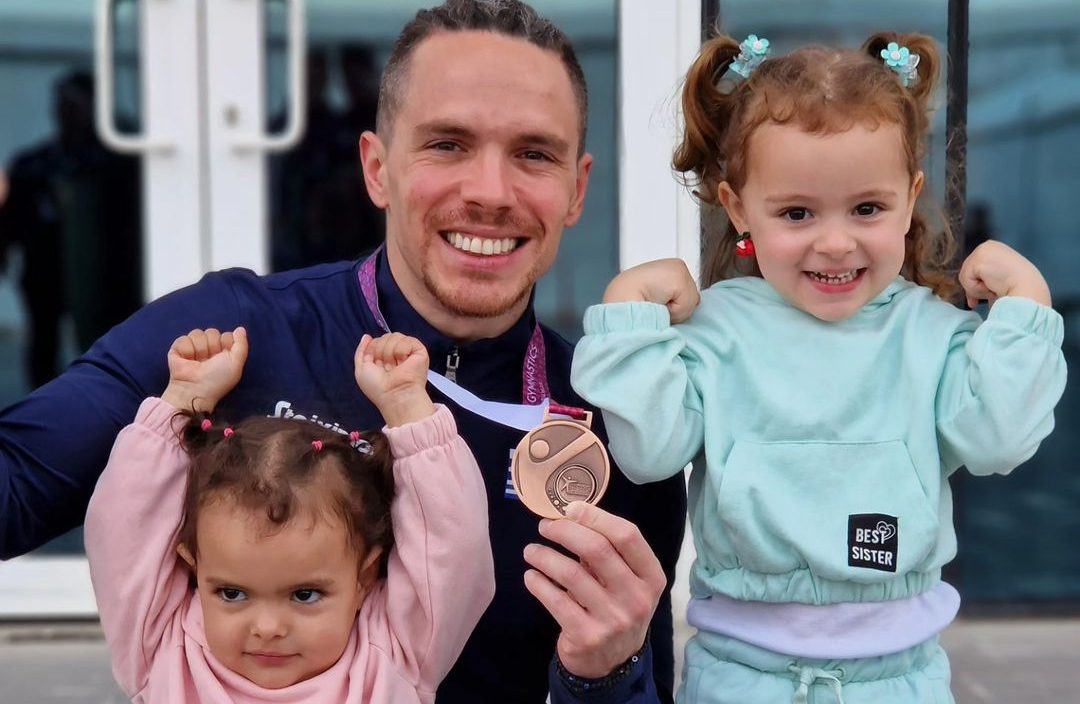 Σοφία Πετρούνια: Κάνει SUP μαζί με τον μπαμπά της, Λευτέρη Πετρούνια