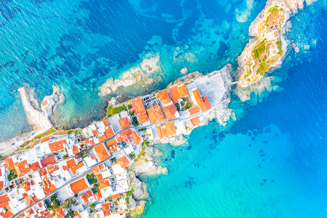 Το αφιέρωμα του Lonely Planet για την Άνδρο, το νησί των νερών και των περιπατητών