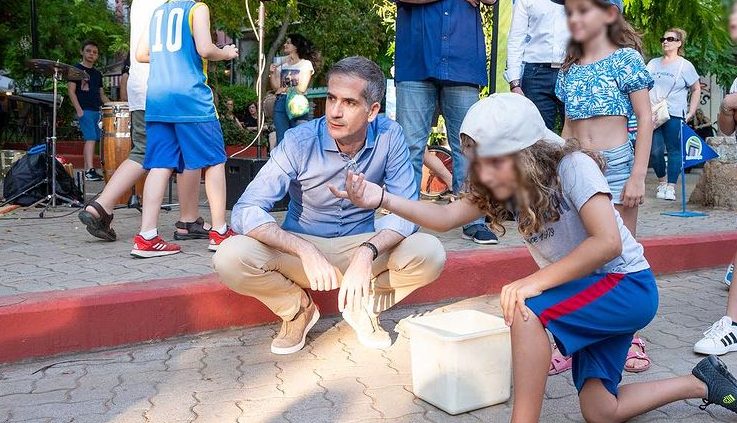 Δανάη Μπακογιάννη: Πρώτη φορά στο γήπεδο με τον μπαμπά της, Κώστα Μπακογιάννη