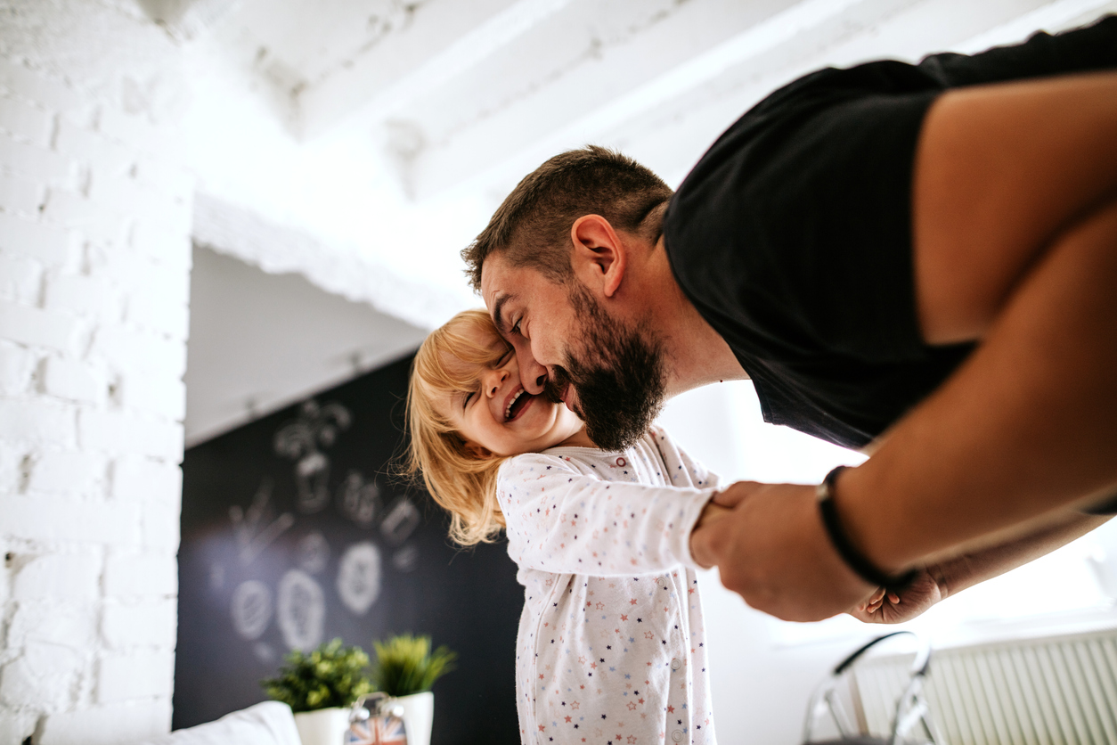 Γιατί τα παιδιά δεν θέλουν με τίποτα να πάνε για ύπνο; Η viral άποψη μιας sleep expert – Τι λένε οι ψυχολόγοι