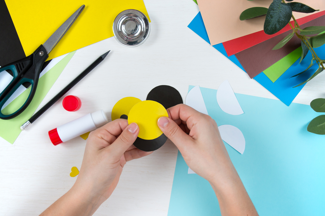 Καλοκαιρινές δραστηριότητες με τα παιδιά: Εύκολη κατασκευή- βατραχάκι με χαρτόνι