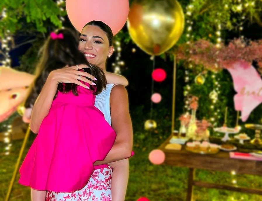 Ανατολή Κουϊνέλη: Πρώτη μέρα στο σχολείο για την 5χρονη κόρη της Ήβη Αδάμου και του Μιχάλη Κουϊνέλη- H όμορφη τσάντα της για το νηπιαγωγείο