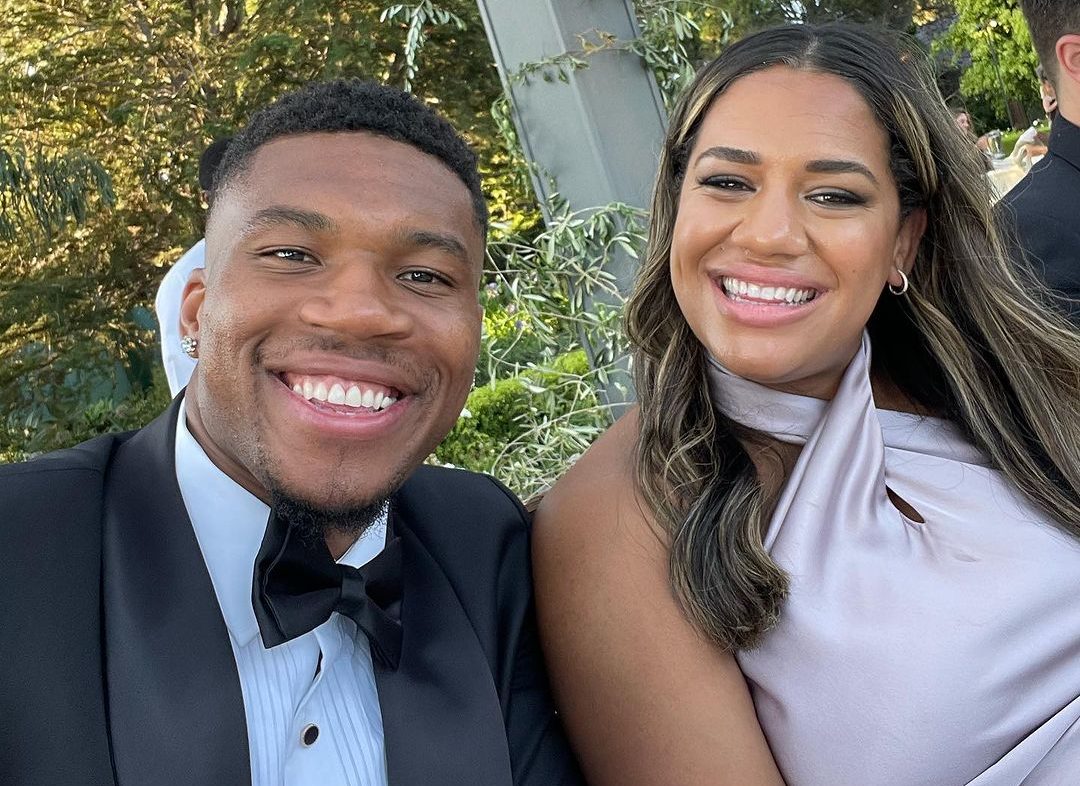 Εύα Μπρουκ Αντετοκούνμπο: O Γιάννης Αντετοκούνμπο φωτογραφίζει τους γιους του με τη νεογέννητη κόρη του