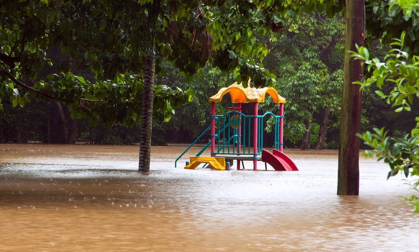 "Αν πνίξουν τα παιδιά μας, ποιος θα παίζει στις παιδικές χαρές;"