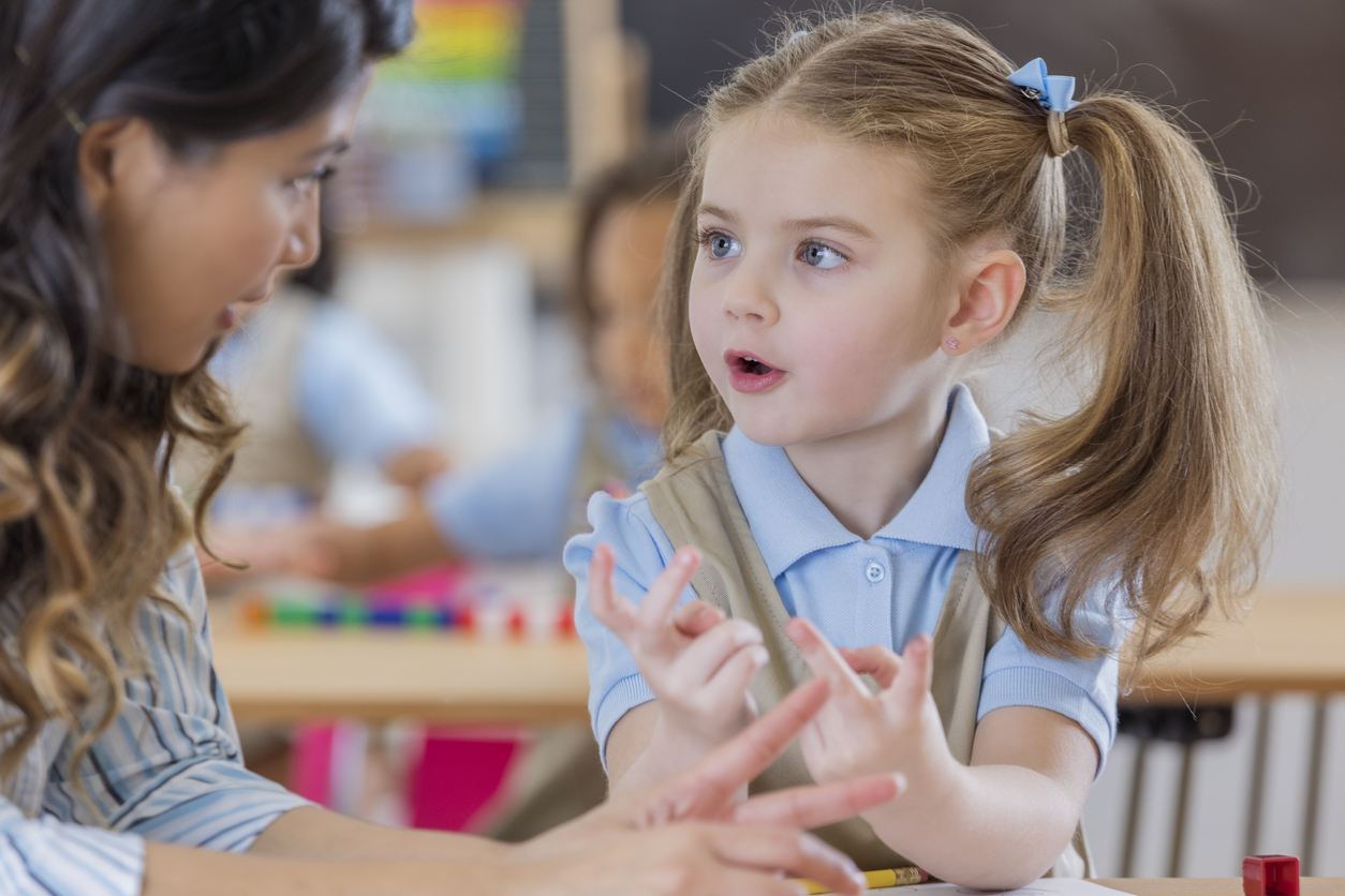 4 κανόνες ασφαλείας για το παιδικό σώμα που πρέπει να τηρούνται σε κάθε σπίτι με παιδιά, σύμφωνα με μια παιδοψυχολόγο