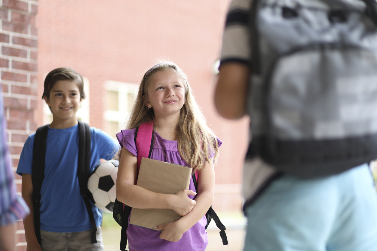 5 φράσεις που μπορεί να πει ένα παιδί σε κάποιον που του μιλάει άσχημα ή τον κοροϊδεύει