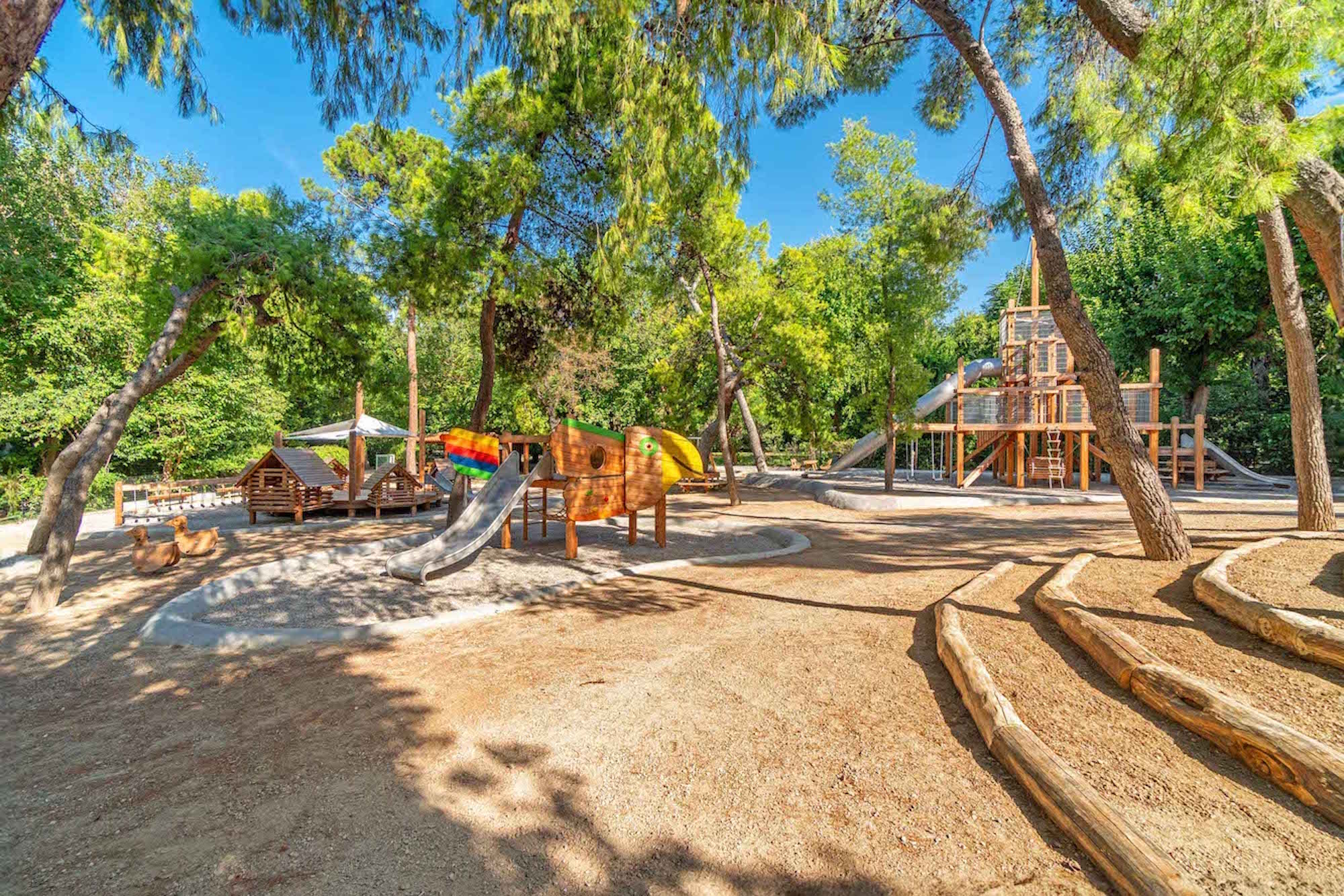 Εθνικός κήπος: Ανακατασκευάστηκε η παιδική χαρά