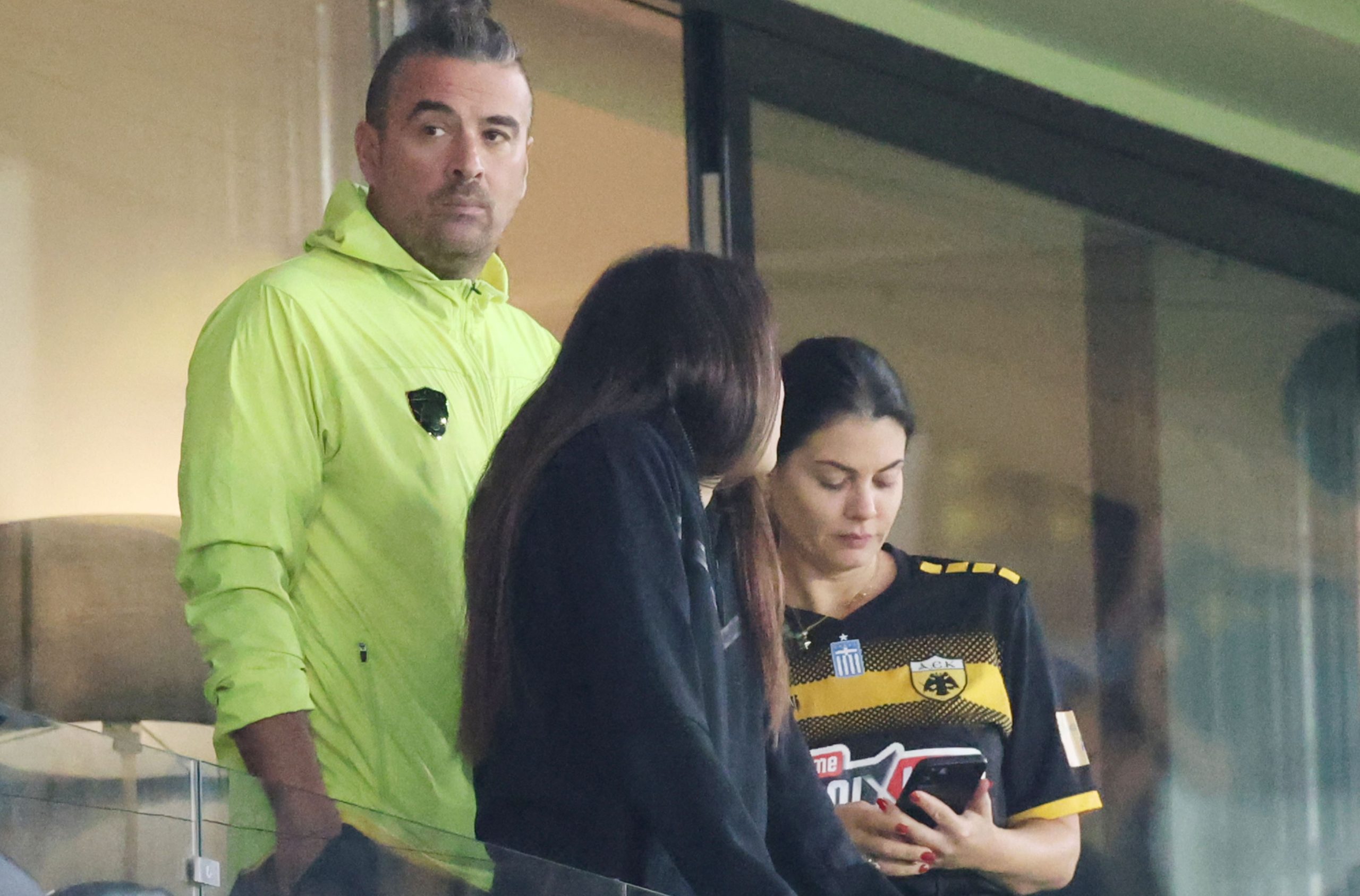 Ισμήνη Αϊβάζη: Στο γήπεδο με τους γονείς της, Μαρία Κορινθίου και Γιάννη Αϊβάζη