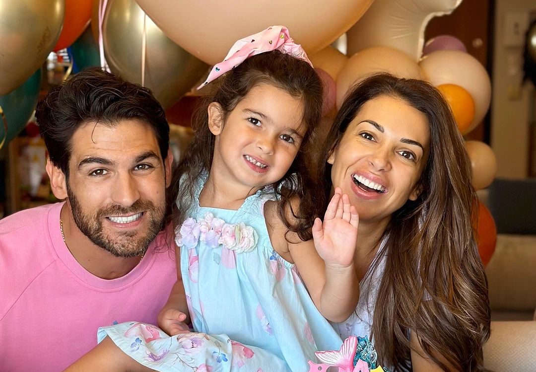 Μελίτα - Δήμητρα Παύλου: Η κόρη της Ελένης Χατζίδου και του Ετεοκλή Παύλου γυρίζει βίντεο για το Tik Tok μαζί με τη γιαγιά της!