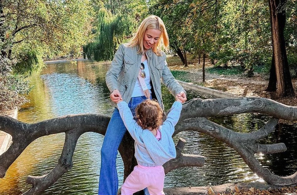 "Έτσι προέκυψε ο θηλασμός για τόσο καιρό": Η Νάντια Μπουλέ μιλάει για τις αλλαγές που έφερε στη ζωή της η μητρότητα