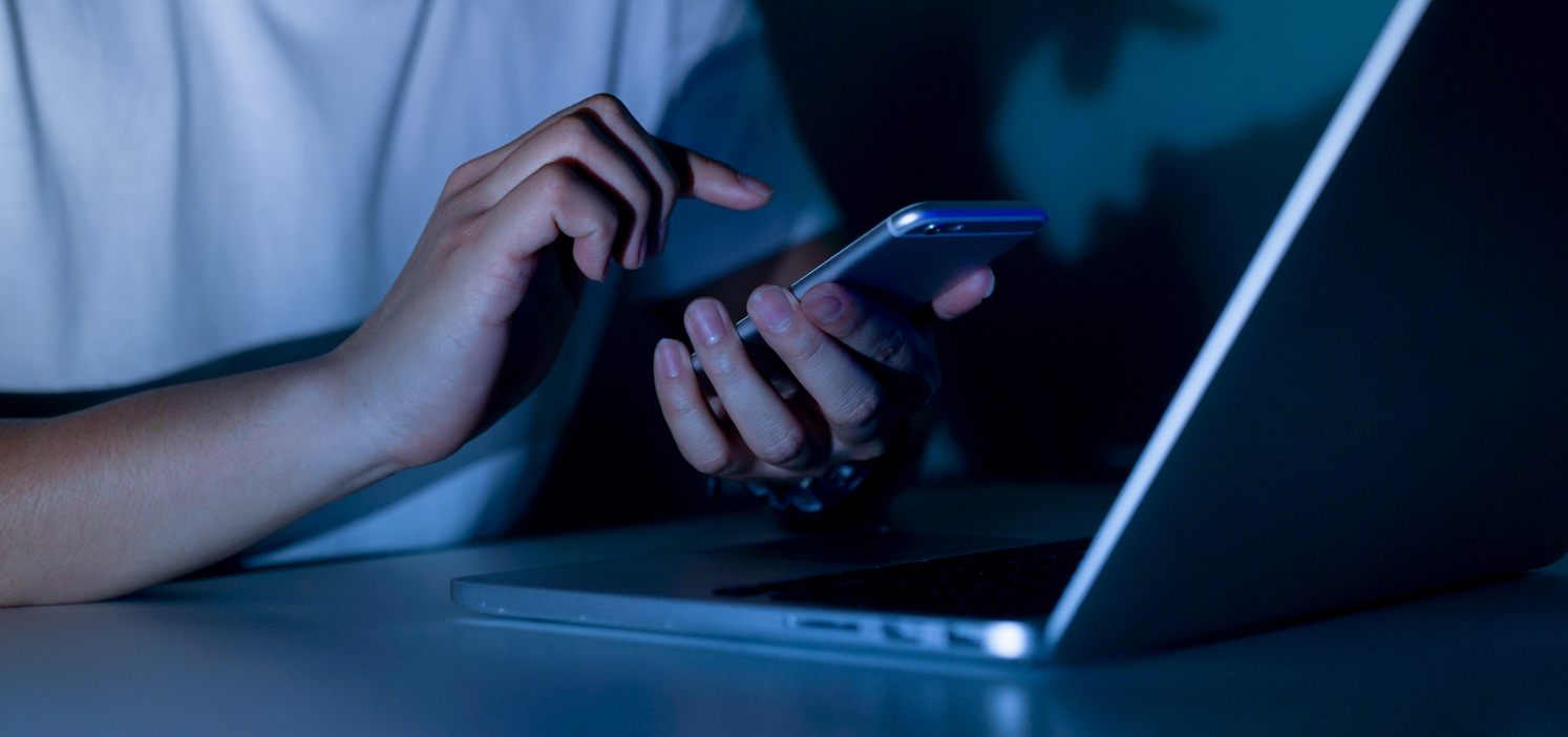 "Έβαζαν πρόσωπα κοριτσιών σε γυμνά σώματα!": Mαθητές γυμνασίου συνελήφθησαν για πορνογραφία ανηλίκων και εκδικητική πορνογραφία