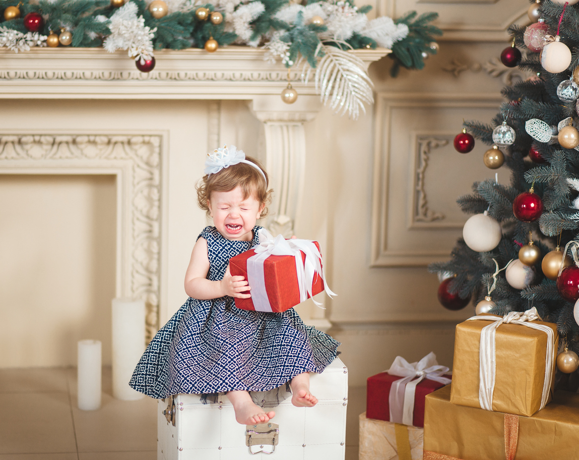 «Χάλια είναι αυτό το δώρο!»: Γιατί το λένε τα παιδιά και πώς αντιδράμε για να μάθουν να δείχνουν ευγνωμοσύνη;