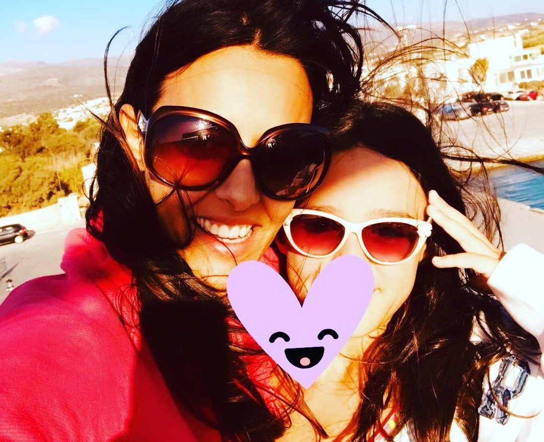 Όλγα Λαφαζάνη: "Είχαν κουρέψει την κόρη μου στο σχολείο με το ψαλίδι και γύρισε το παιδί χωρίς μαλλιά"