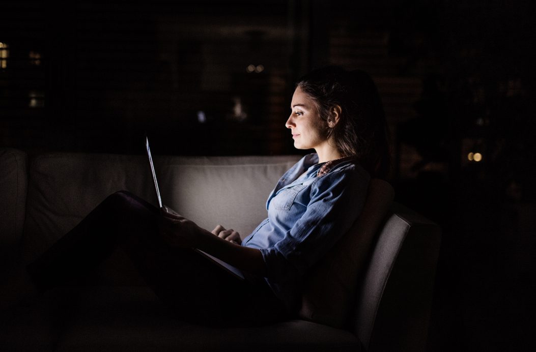 Δασκάλα απολύθηκε επειδή προσέφερε διαδικτυακά σεξουαλικές συμβουλές