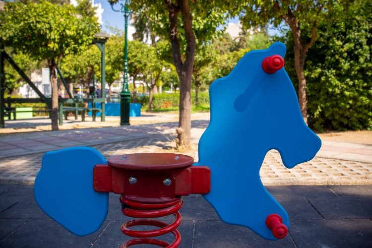 Σφραγίστηκαν 6 παιδικές χαρές στον Άγιο Δημήτριο