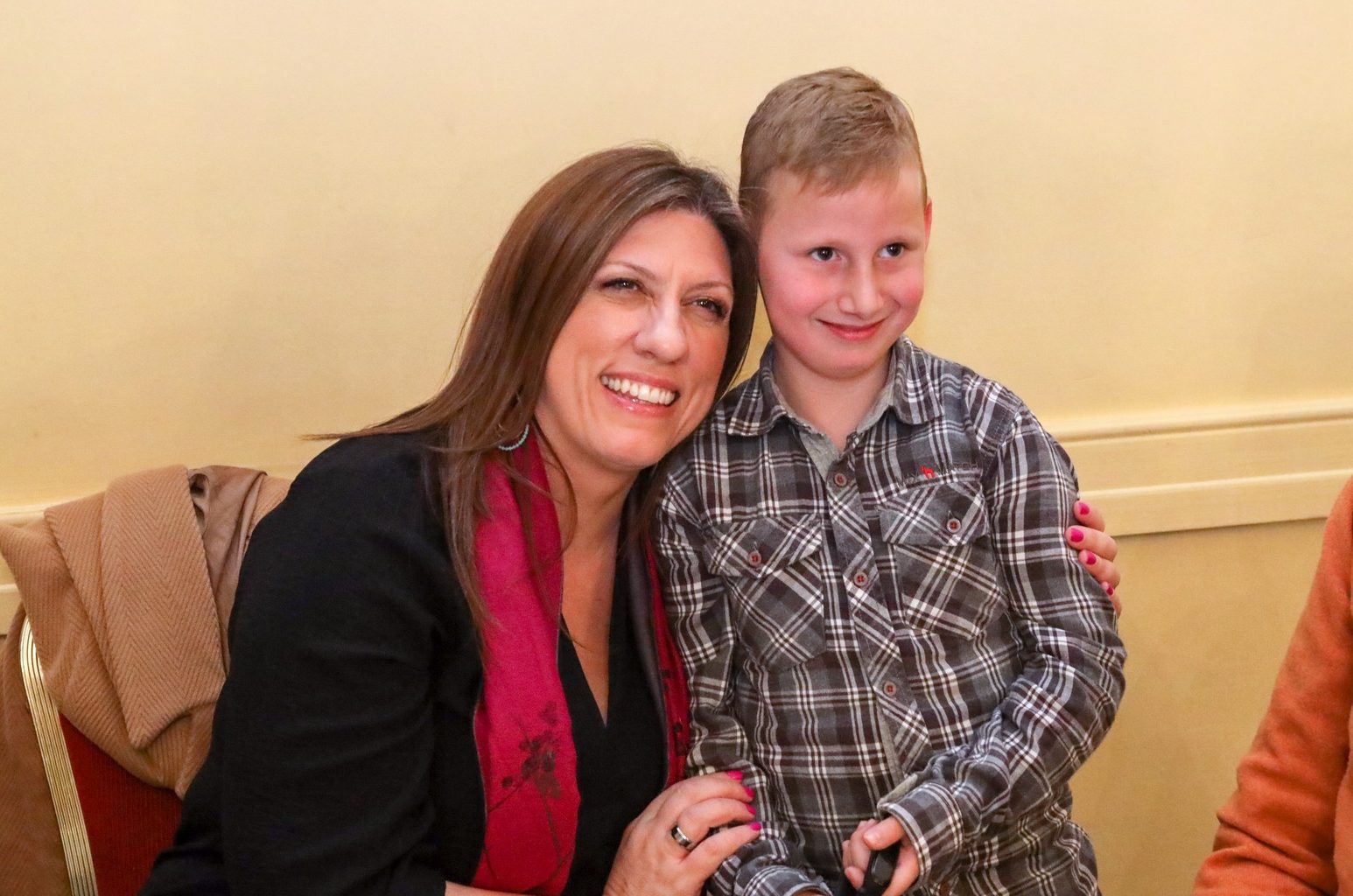 Μητέρα δίνει για δεύτερη φορά ζωή στον γιο της- Του έδωσε το μισό της ήπαρ