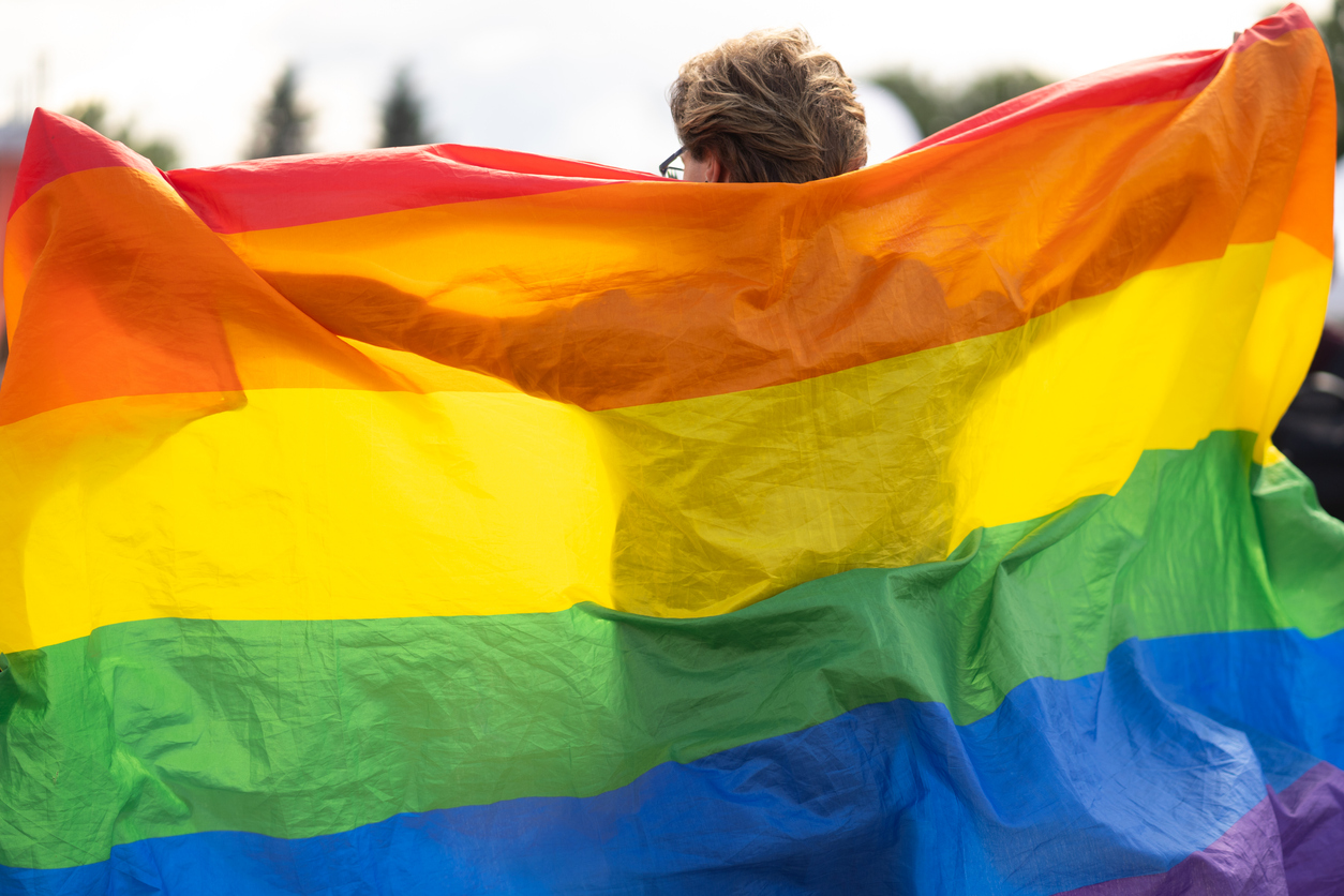 "Μαμά, κερδίσαμε": Το συγκινητικό μήνυμα μιας μαμάς προς τον γιο της μετά την ψήφιση του νομοσχεδίου για τα ομόφυλα ζευγάρια