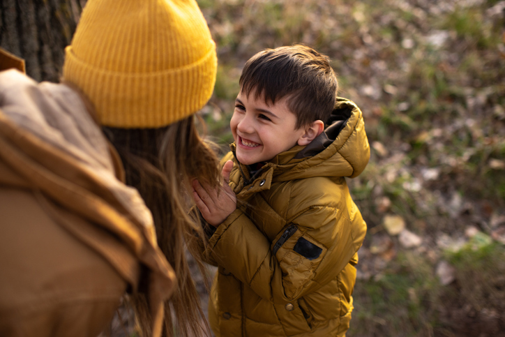 "Κανείς δεν θα σε αγαπήσει όσο η μανούλα": Μήπως θα έπρεπε να ευχόμαστε να το αγαπήσουν το ίδιο και ακόμα περισσότερο;