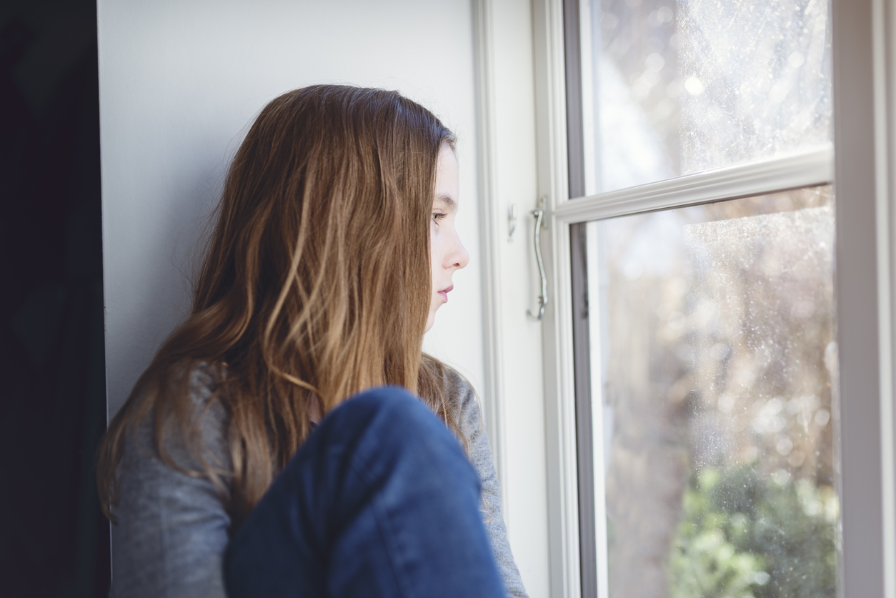 Το παιδί δεν θέλει να βγει από το σπίτι- Θέλει να μετακομίσουμε»: Όσα είπε ο πατέρας της 14χρονης που έπεσε θύμα ξυλοδαρμού από ανήλικες