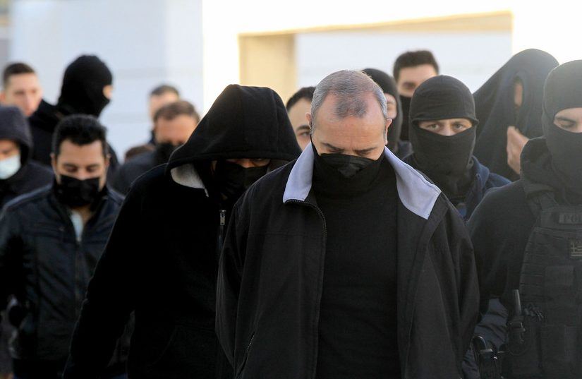 "Τι ντροπή είναι αυτή; Δεν έχετε παιδιά;": Έντονες αντιδράσεις μετά την εισαγγελική πρόταση για αθώωση του Ηλία Μίχου