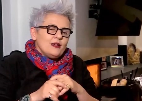 Φωτεινή Παντζιά: "Πάντα προτεραιότητα στις υιοθεσίες δινόταν στα παντρεμένα στρέιτ ζευγάρια και όχι στις μονογονεϊκές οικογένειες"