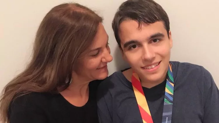 Άδα Σταματάτου: Η μητέρα πίσω από τη σελίδα "Η ζωή μου με τον Γιάννη" μιλάει για την αλληλεγγύη και τη διεκδίκηση της ορατότητας για τους ανθρώπους με αναπηρίες