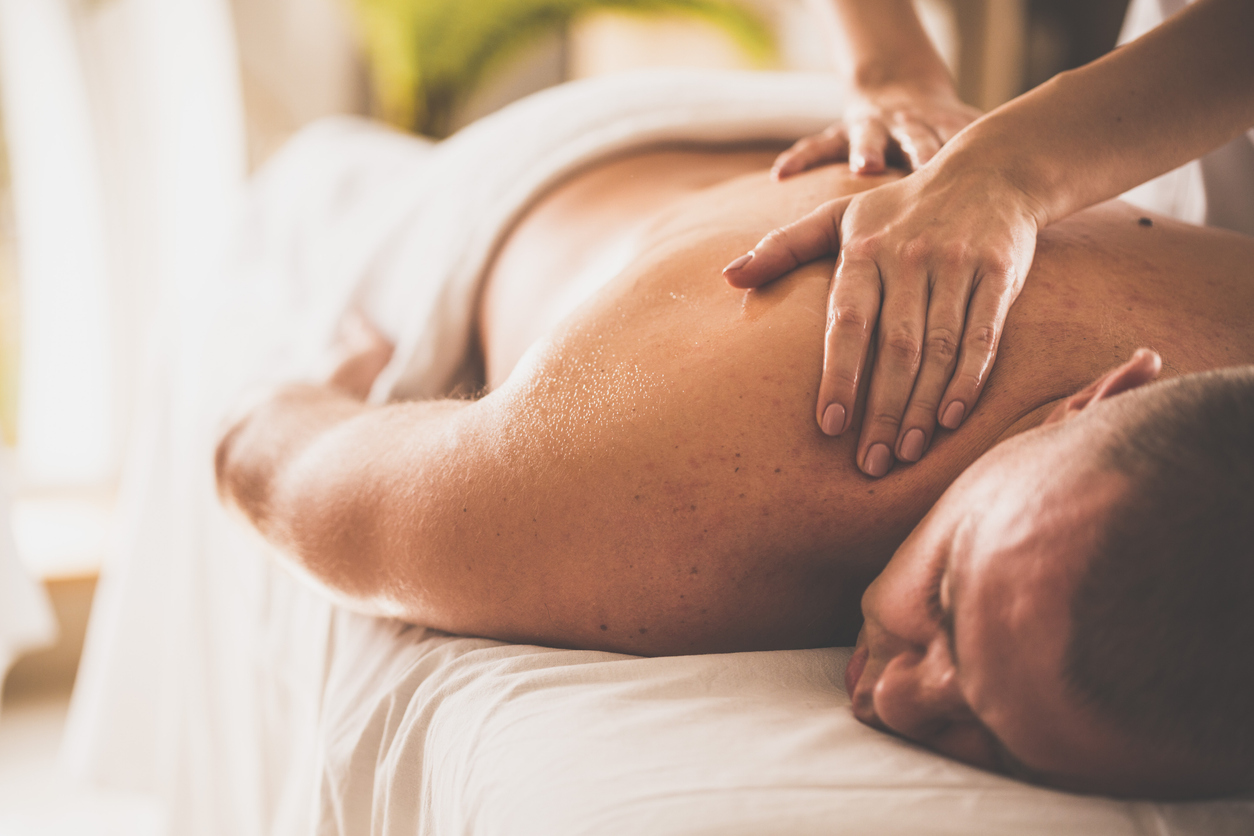 Πατέρας πήγαινε για ερωτικό μασάζ συνοδευόμενος από την 9χρονη κόρη του