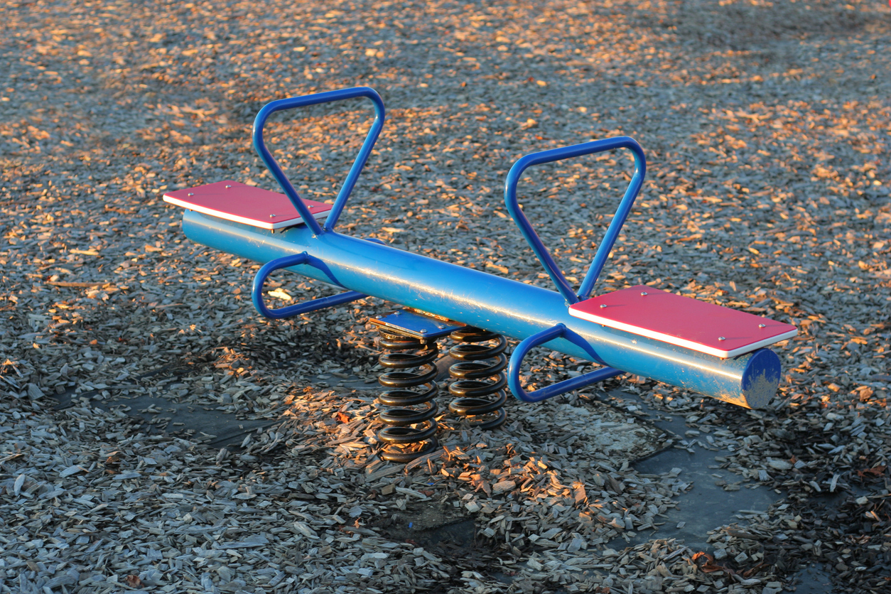 6χρονο παιδί τραυματίστηκε όταν έσπασε η τραμπάλα στην οποία έπαιζε