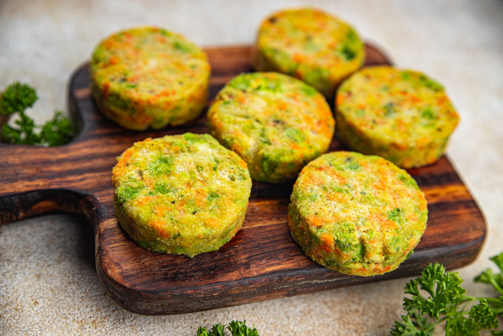 Σπιτικές λαχανομπουκιές στο φούρνο