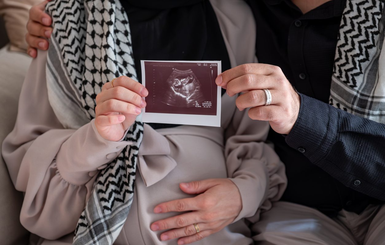 Γάζα: Ένα κοριτσάκι γεννήθηκε με καισαρική μετά τον θάνατο της μητέρας της σε ισραηλινό πλήγμα στη Ράφα