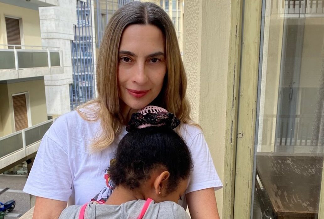 Βίκυ Βολιώτη: "Όταν είσαι γονιός πρέπει να διπλοσκέφτεσαι τις αντιδράσεις σου, αυτά που λες και αυτά που κάνεις"