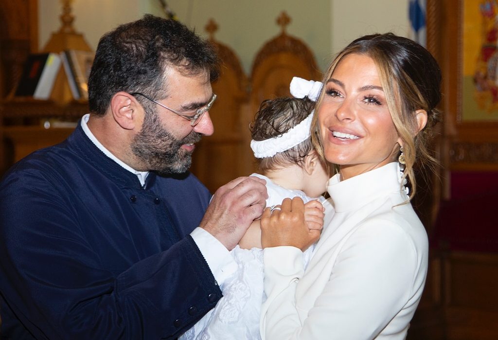 Μαρία Μενούνος: Το φωτογραφικό άλμπουμ από τη βάφτιση της κόρης της