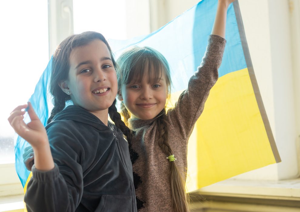 Το πρώτο σχολείο-καταφύγιο στην Ουκρανία: Μαθητές στο Χαρκόβο κάνουν μάθημα 6 μέτρα κάτω από την επιφάνεια της γης