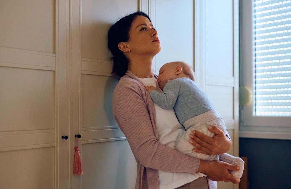 "Δεν ήμουν η μαμά που ήθελα για τα παιδιά μου": Η parent coach εξηγεί αν μπορούμε να διορθώσουμε τα λάθη και να διαχειριστούμε τις τύψεις