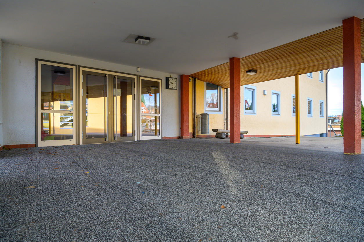 "Είναι δολοφονικό": Σε σοκ οι γονείς μετά την πτώση πόρτας σε δημοτικό στην Κηφισιά- Τραυματίστηκαν μαθητές