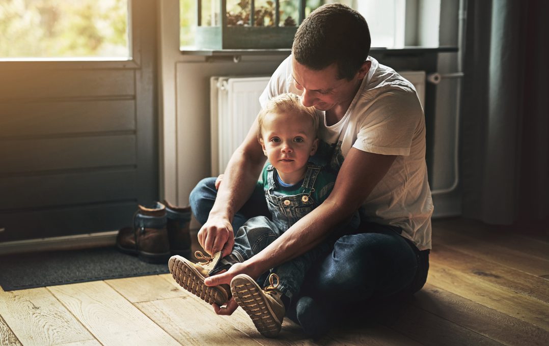 “Κάνε πιο γρήγορα”: Η φράση που λέμε καθημερινά στα παιδιά μας τους προκαλεί μεγάλο άγχος